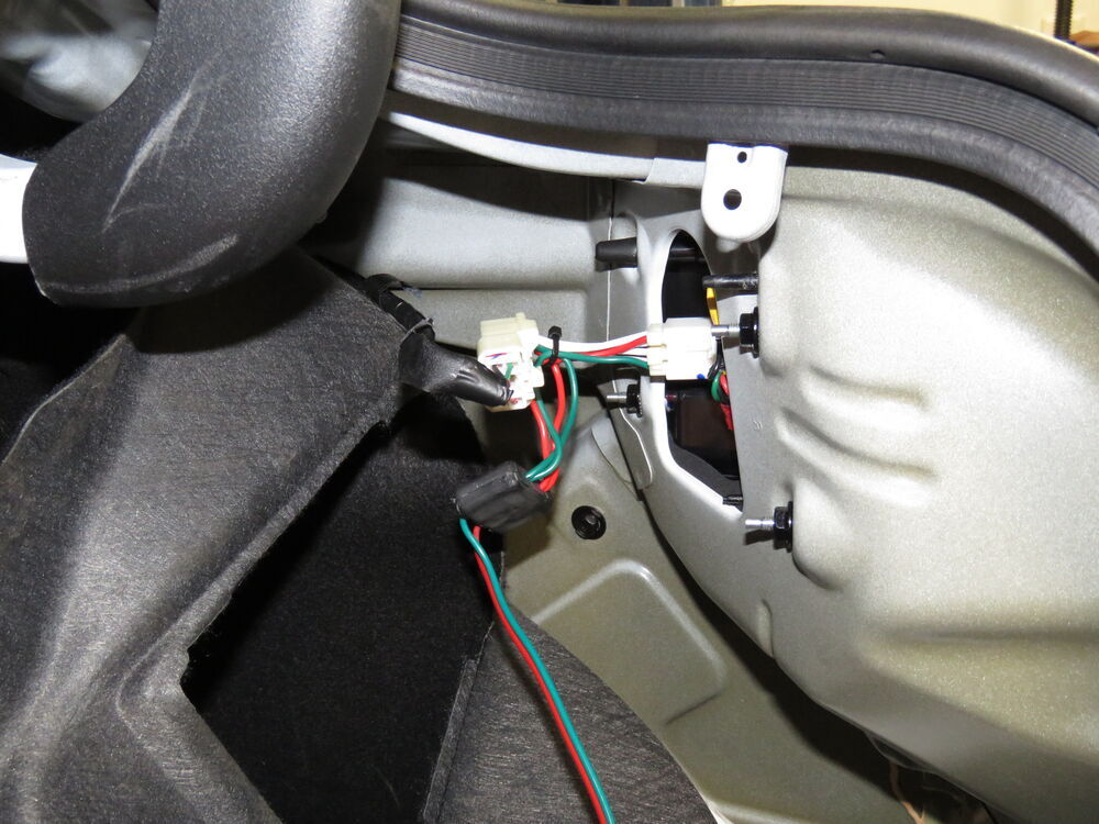 Kia Power Seat Wiring from images.etrailer.com