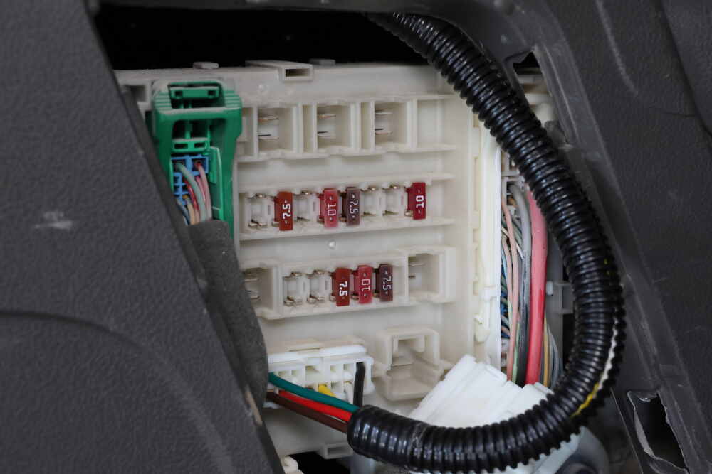 T-One Vehicle Wiring Harness with 4-Pole Flat Trailer