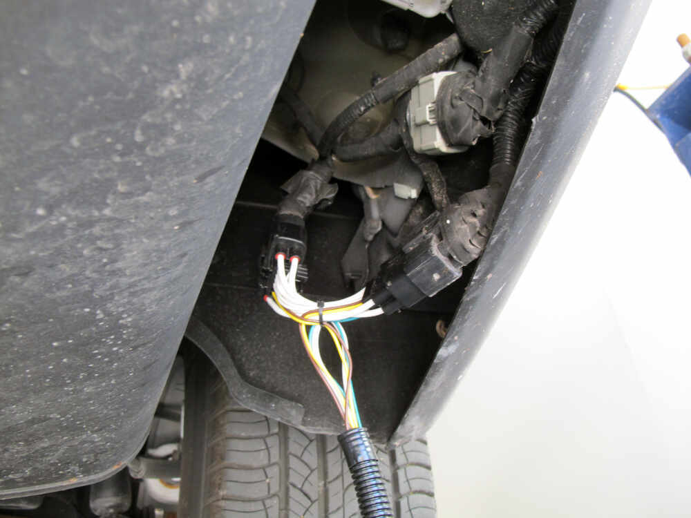T-One Vehicle Wiring Harness with 4-Pole Flat Trailer Connector