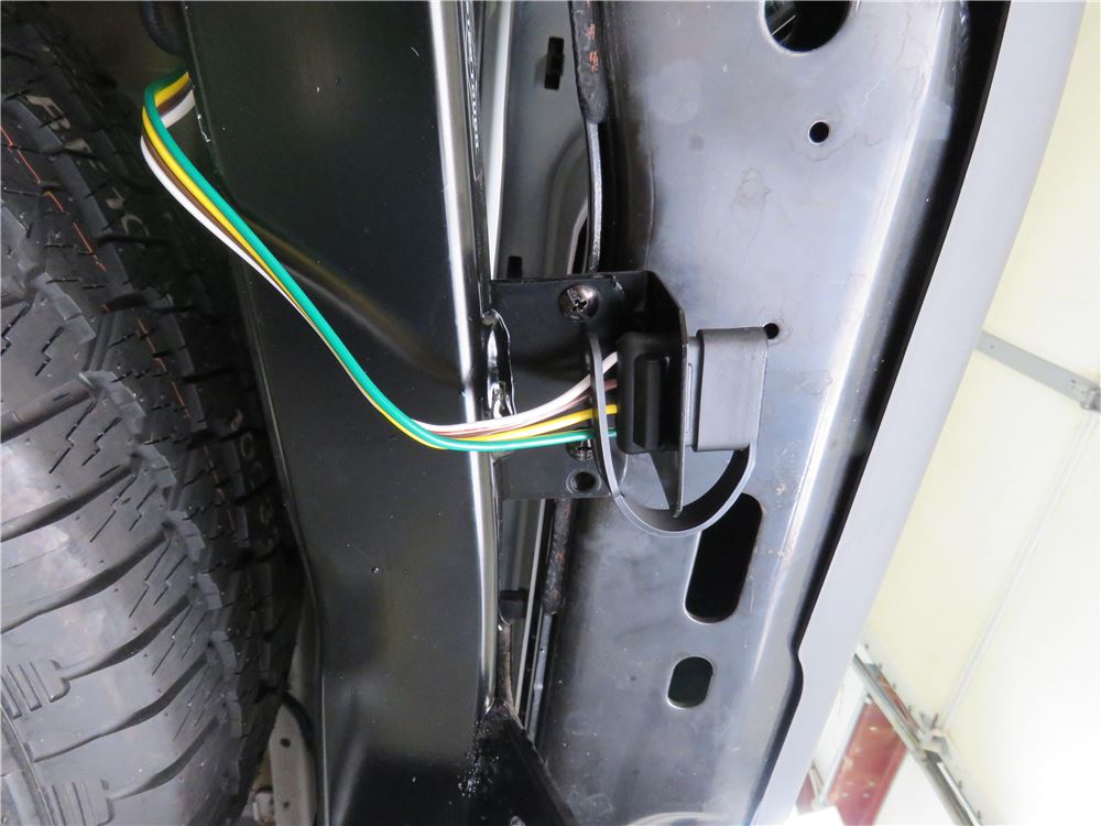 2017-Nissan-Frontier-Curt-T-Connector-Vehicle-Wiring-...