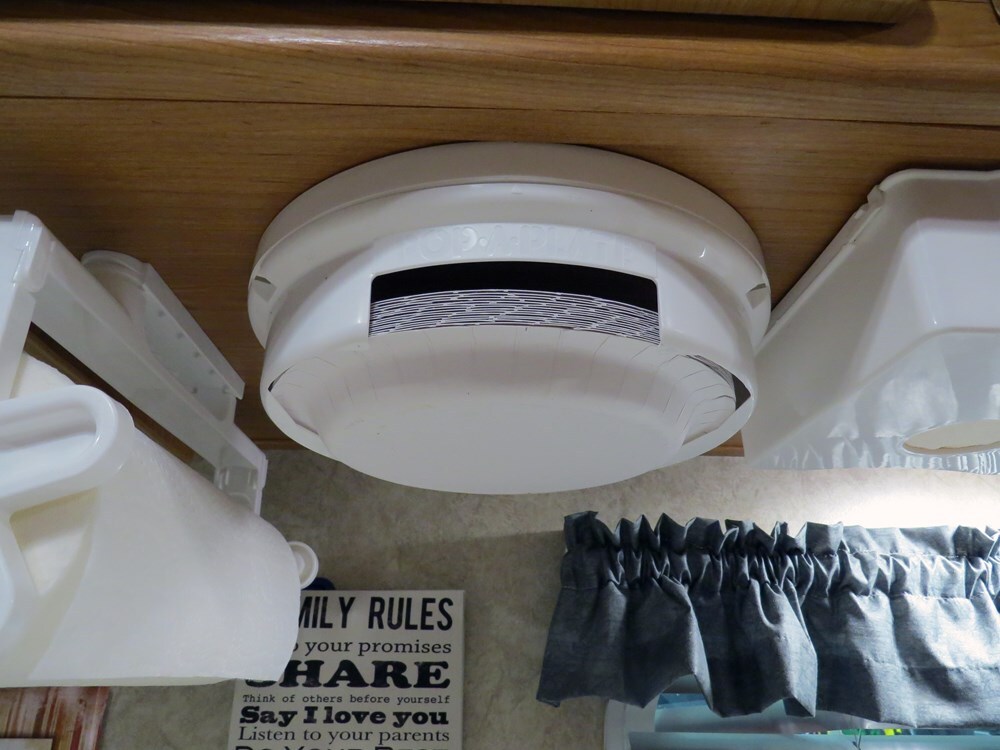 RV Pop-A-Plate Dispenser, White