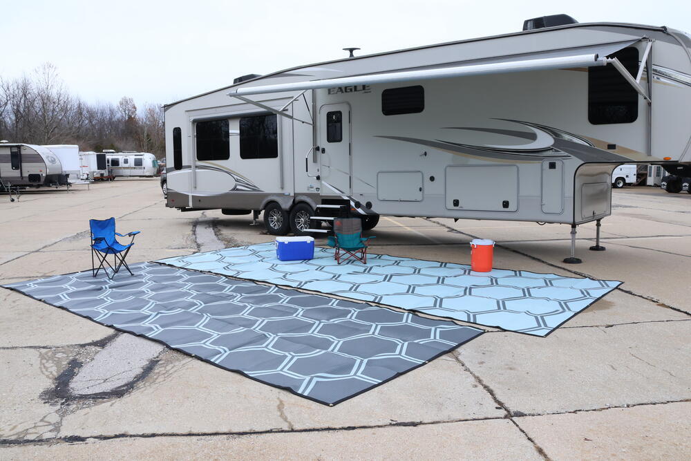 etrailer Reversible RV Outdoor Rug w/ Stakes - 10' Long x 22' Wide