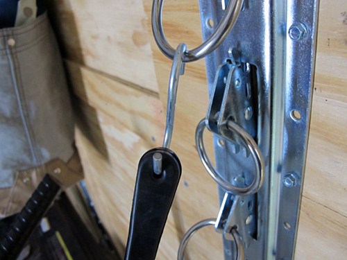 rubber bungee latch