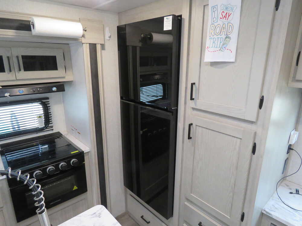 Everchill RV Refrigerator w/ Freezer 10.7 cu ft 12 Volt Black