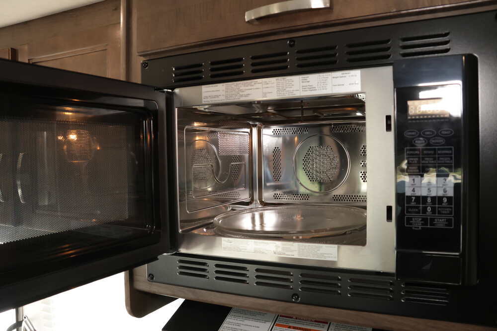 High Pointe 1.1 CU FT 1000-Watt Built-in Convection Microwave with Tri –  Burnstine's Distributing