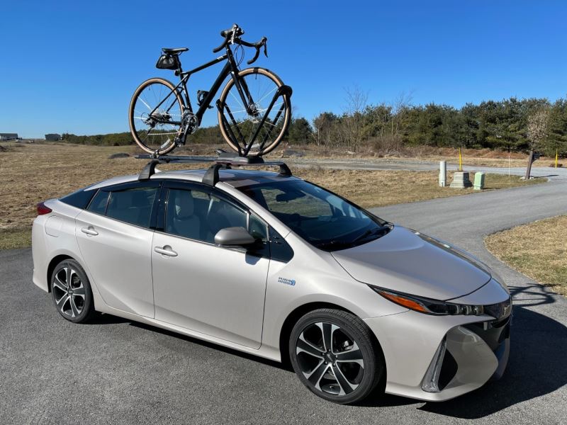 Tesla Model 3 Yakima HighRoad Roof Bike Rack - Wheel Mount - Clamp On