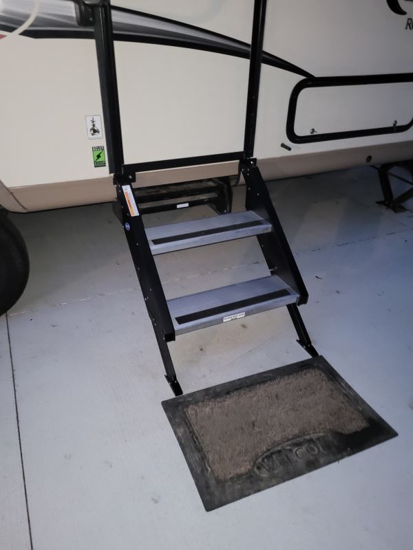 MORryde Quick Connect RV Steps for 271/2" to 36" Entry Height 3