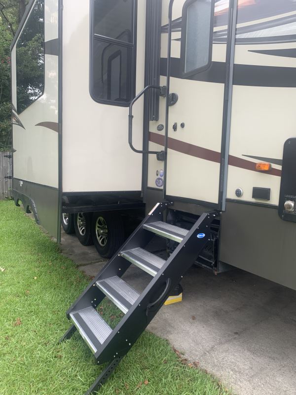 MORryde Quick Connect RV Steps for 27-1/2