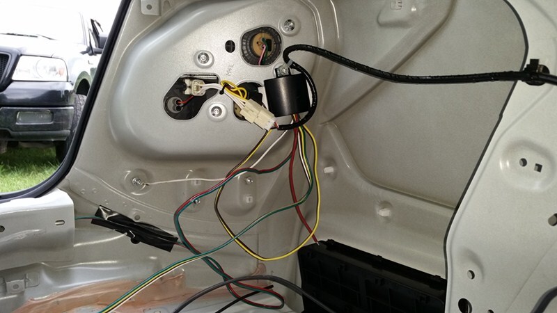 T-One Vehicle Wiring Harness with 4-Pole Flat Trailer Connector