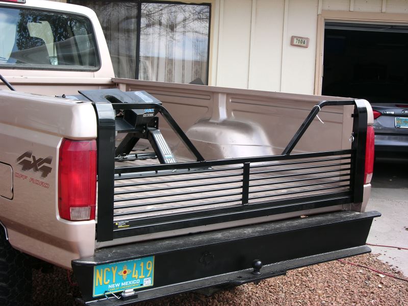 Stromberg Carlson 100 Series 5th Wheel Tailgate with Open Design for ...