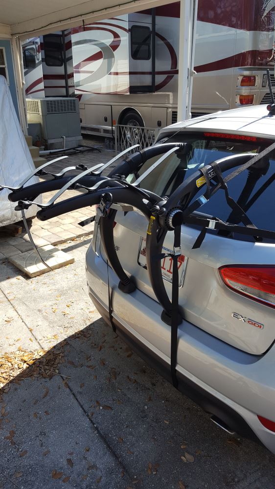Honda CR-V Saris Bones 3 Bike Rack - Trunk Mount - Adjustable Arms