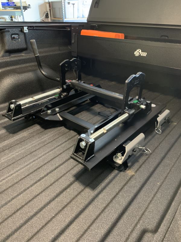 Curt E16 5th Wheel Trailer Hitch For Ford Towing Prep Package - Slide 