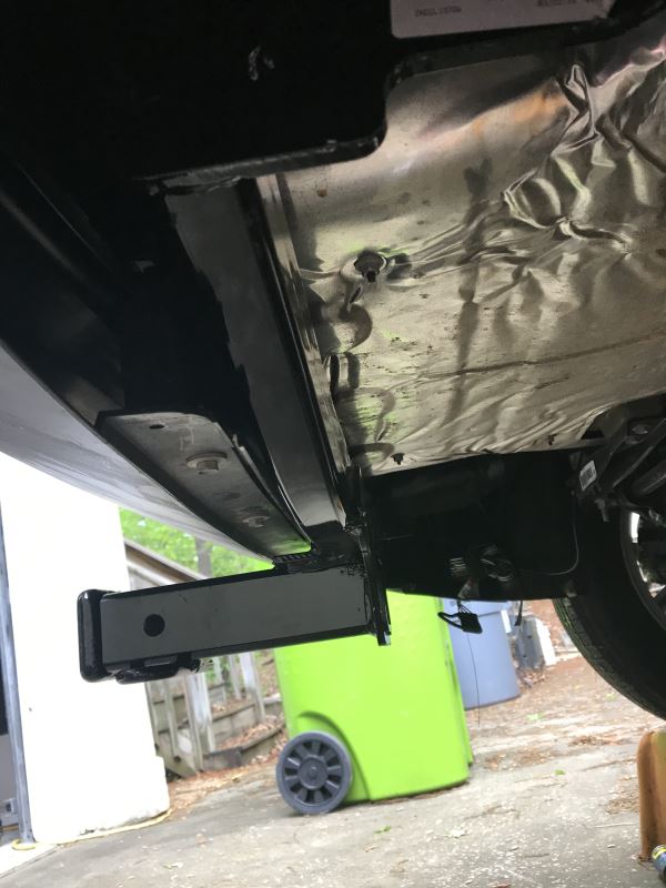 2019 Jeep Cherokee Curt Trailer Hitch Receiver - Custom Fit - Class III
