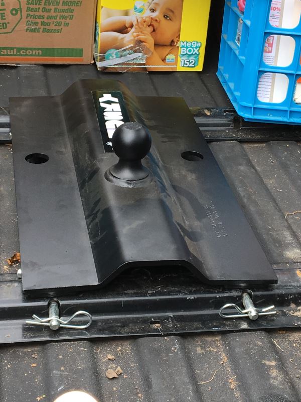 Husky Gooseneck Hitch for Fifth Wheel Rails 25,000 lbs Husky