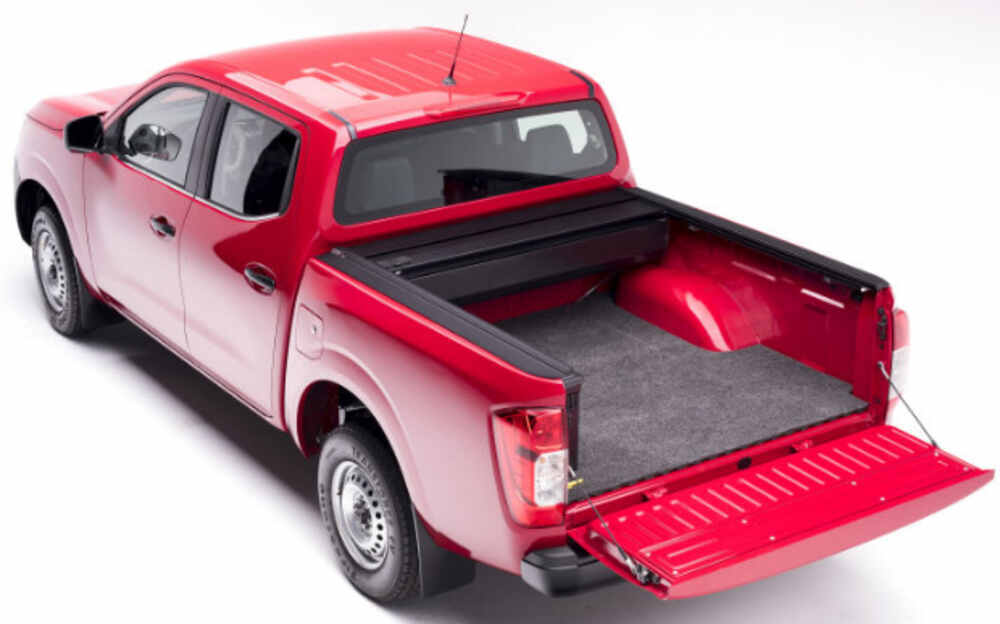 2017 Nissan Titan RetraxPRO MX Hard Tonneau Cover - Retractable ...