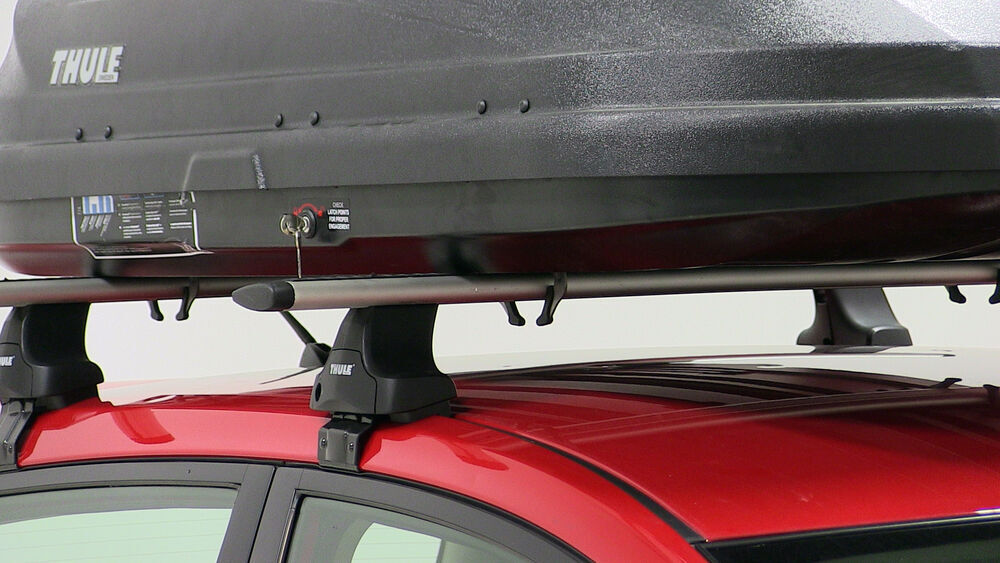 Nissan Versa Thule Pulse Medium Rooftop Cargo Box 14 cu ft