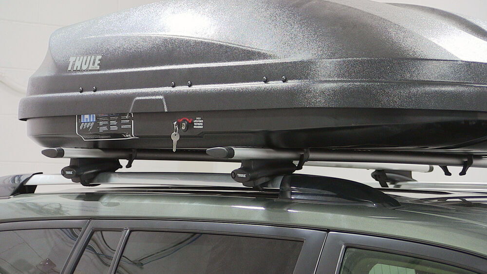 2016 Toyota Highlander Thule Pulse Medium Rooftop Cargo Box 14