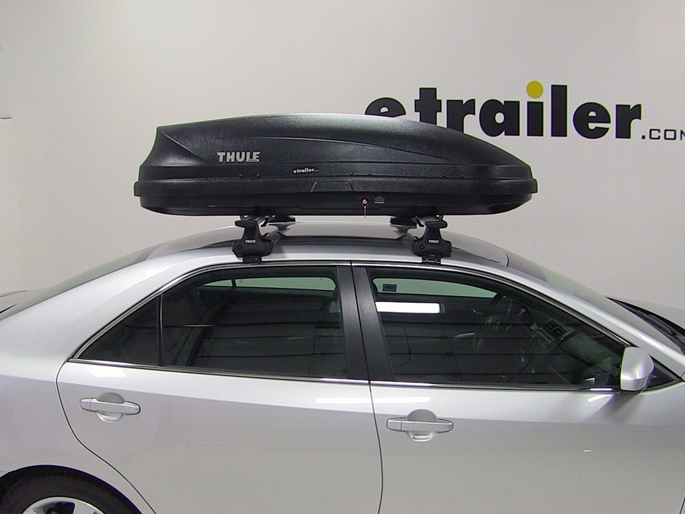 Toyota Camry Thule Pulse Medium Rooftop Cargo Box 14 cu ft