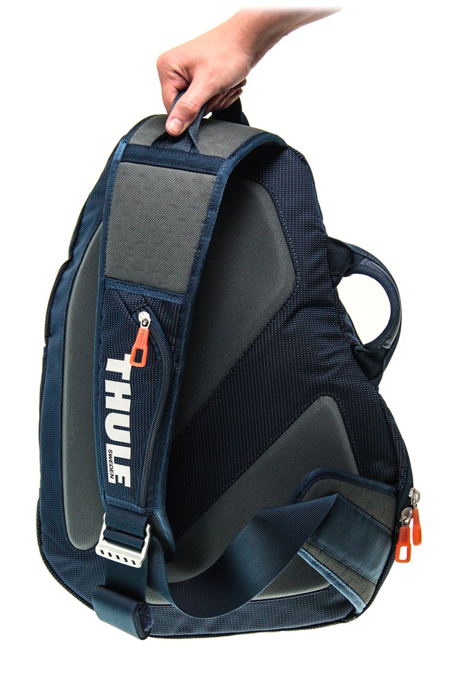 thule backpack 17 inch laptop